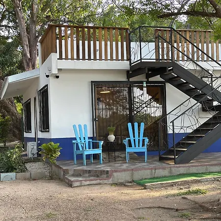 La Chozita Del Estero De Tamarindo
